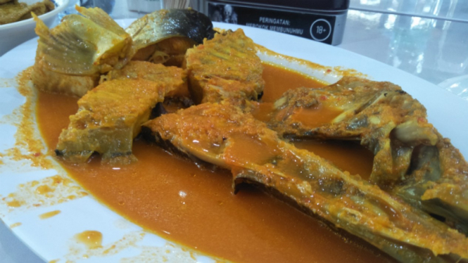 Asam Pedas Patin di Pondok Patin H. M. Yunus, Pekanbaru.