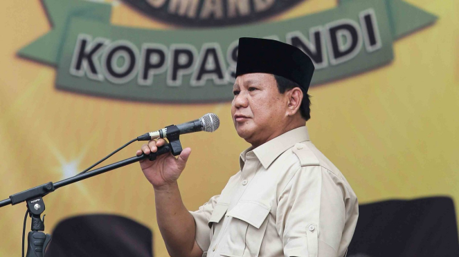 Calon Presiden nomer urut 02 Prabowo Subianto menyampaikan sambutan saat deklarasi dukungan dari Komando Ulama Pemenangan Prabowo-Sandi (Koppasandi) di Jakarta