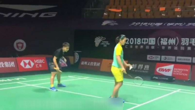 Greysia Polii dan Apriyani Rahayu mencoba arena China Terbuka.