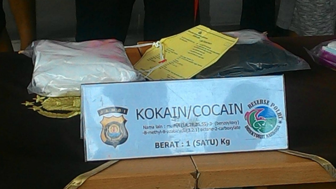 Polda Jambi bekuk 8 pengedar kokain