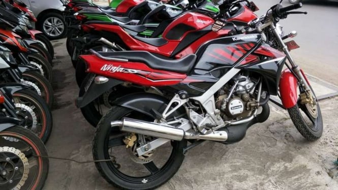 Kawasaki Ninja dua tak bekas.