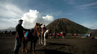 Ada Ritual Wulan Kapitu Suku Tengger, Akses Wisata Kaldera Bromo Ditutup Sementara