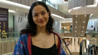 Tinggalkan Anak, Putri Marino Izinkan Chicco Nonton Guns N&rsquo; Roses