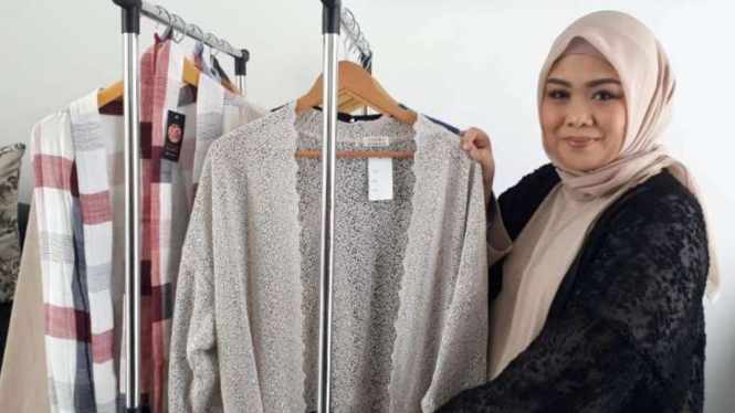 Desainer Sari Batubara pamer koleksinya di JFW 2019