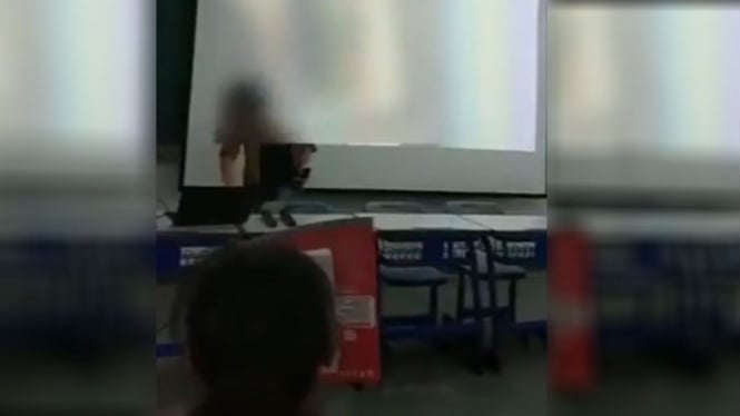 Seorang guru tak sengaja putar video porno.