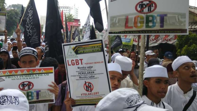 Puluhan ribu gelar aksi tolak LGBT