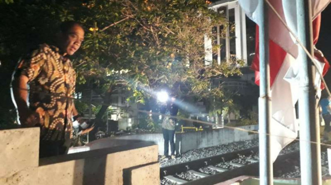 Polisi olah tempat kejadian perkara insiden pagelaran Surabaya membara.