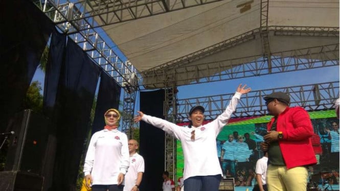 Menteri Rini Goyang Seru Diiringi Dangdut Siti Badriah – Viva