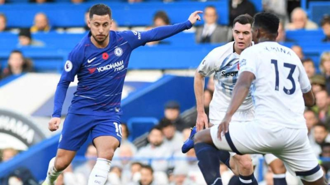 Bintang Chelsea, Eden Hazard, dalam laga kontra Everton