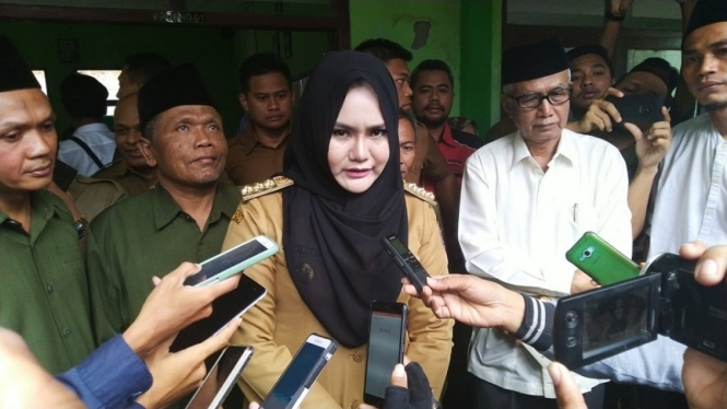 Bupati Kendal Mirna Annisa usai bertemu pihak sekolah SMK NUI 03 Kaliwungu 