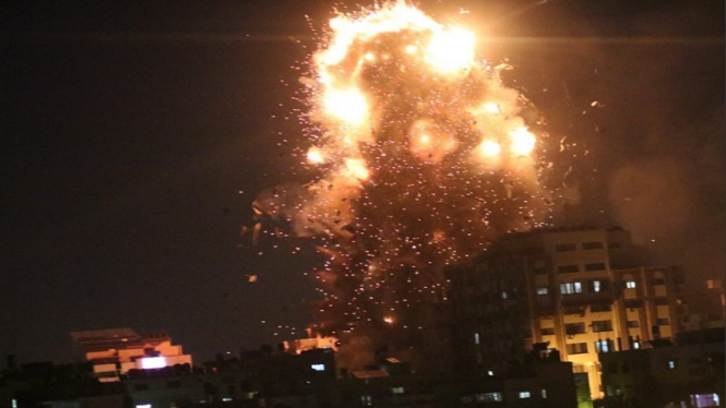 Serangan udara Israel menghancurkan Hamas TV di Jalur Gaza
