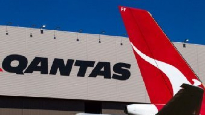 Qantas mengatakan rute-rute yang dihentikan karena permintaan yang terus melemah.