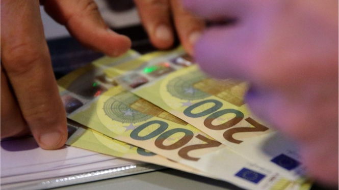 Uang euro -Reuters