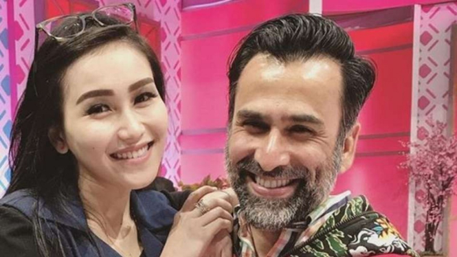 Ayu Ting Ting dan Jeremy Thomas