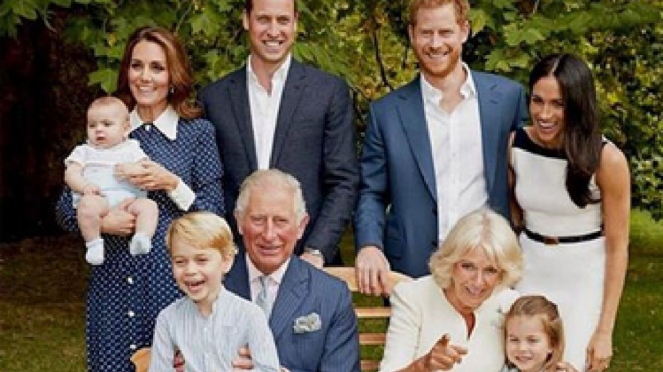 Foto keluarga Kerajaan Inggris di ultah Charles ke-70