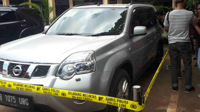 Mobil Nissan Xtrail B 1075 UOG warna silver sudah ditemukan.