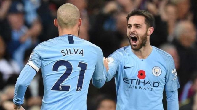 Gelandang Manchester City, Bernardo Silva (kanan)