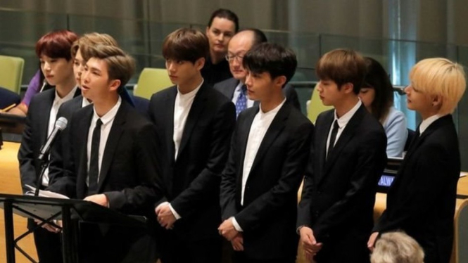 BTS, berbicara di PBB, adalah band K-pop terbesar dunia. - Reuters