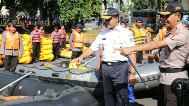 Gubernur DKI Anies Baswedan dan Kapolda Metro Jaya Irjen Pol Idham Azis 