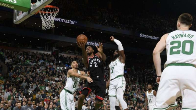 Pertandingan NBA antara Boston Celtics melawan Toronto Raptors