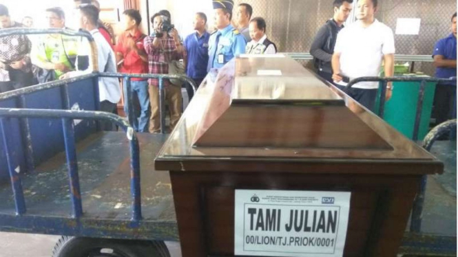Jenazah karyawan Telkomsel korban Lion Air jatuh tiba di Limapuluh Kota