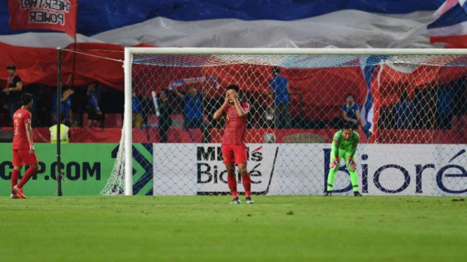 Kiper Timnas Indonesia, Awan Setho Raharjo (kanan).