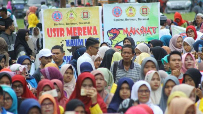 Ilustrasi ribuan warga Tumplak di GOR Agus Salim, deklarasi tolak seks bebas 
 dan LGBT