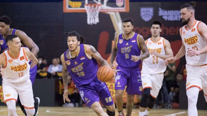 Laga Asean Basketball League antara CLS Knights Indonesia melawan Saigon Heat