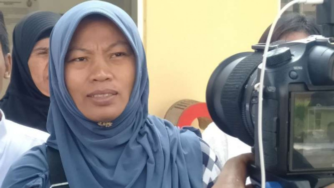 Baiq Nuril Maknun melaporkan HM, terduga pelaku pelecehan seksual, kepada Kepolisian Daerah Nusa Tenggara Barat, Senin, 15 November 2018.
