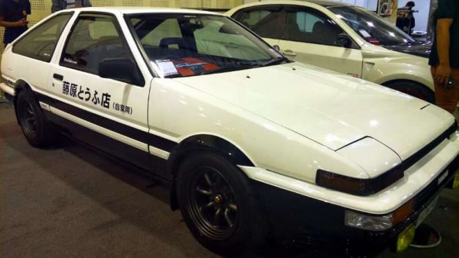 Replika Toyota Sprinter Trueno dalam film Initial D.