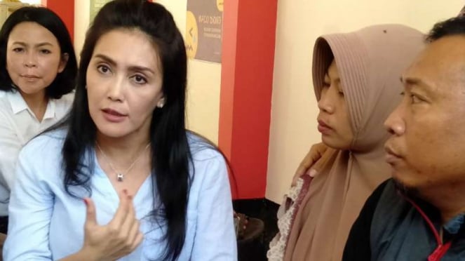 Kasus Anak Diperkosa, Deddy Corbuzier-Rieke Diah Pitaloka Nangis