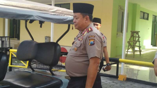 Kapolda Jatim usai menjenguk Bripka AA di RS Bhayangkara Surabaya