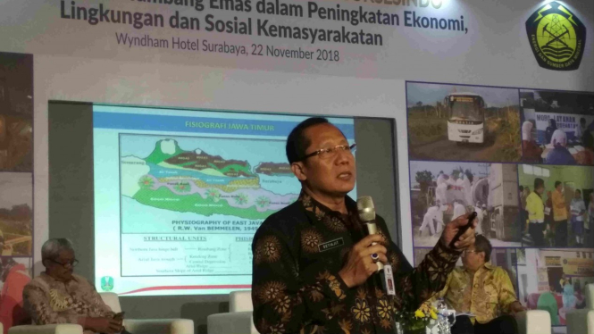 Seminar soal tambang emas di Surabaya, Jawa Timur, pada Kamis, 22 November 2018.