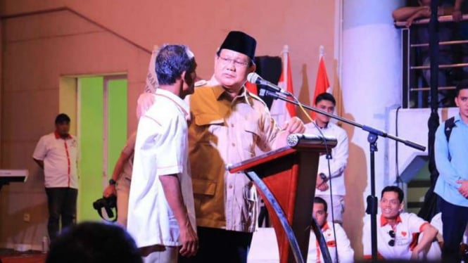 Prabowo beri gigi palsu ke Untung