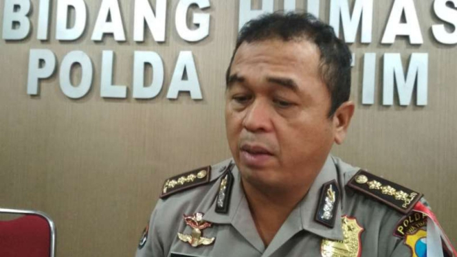 Kepala Bidang Hubungan Masyarakat Polda Jatim, Komisaris Besar Polisi Frans Barung Mangera, di Surabaya, pada Senin, 26 November 2018.