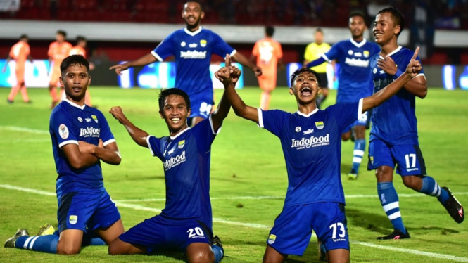 Pemain Persib Bandung U-19 merayakan gol ke gawang Persija Jakarta U-19.