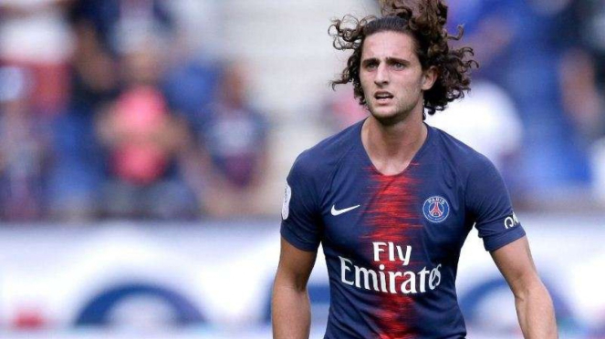 Gelandang Paris Saint-Germain (PSG), Adrien Rabiot