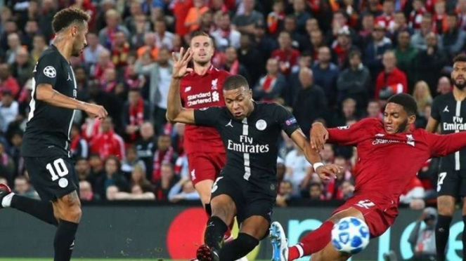 Pertandingan Liga Champions antara Liverpool kontra Paris Saint-Germain (PSG)