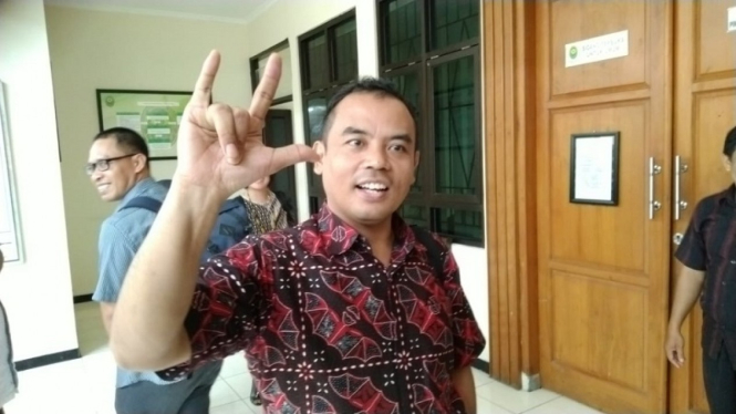 Bupati nonaktif Tasdi disela sidang di Pengadilan Tipikor Semarang