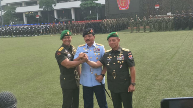 Panglima TNI hadiri serah terima KSAD baru