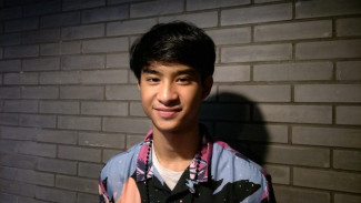 Profil Devano Danendra, Penyanyi dan Aktor Putra Iis Dahlia