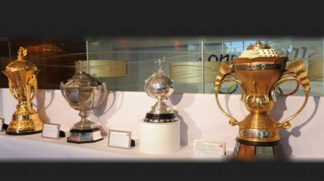 Tropi Piala Juara Dunia, Piala Thomas Uber dan Piala Sudirman.