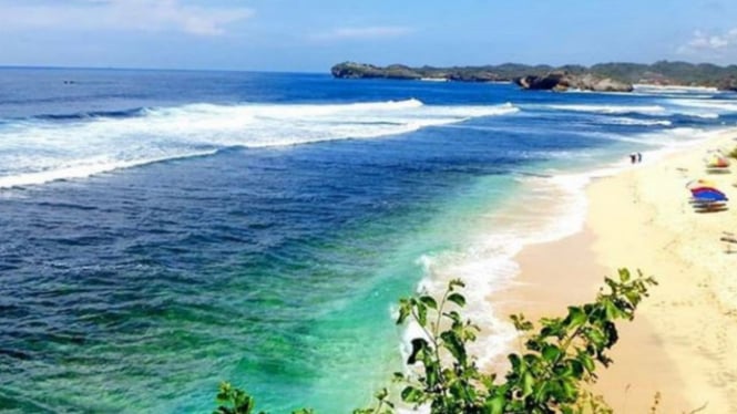 Pantai Indrayanti, Gunungkidul, Yogyakarta.