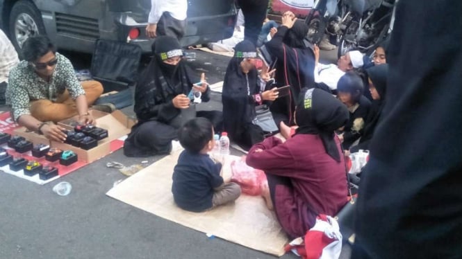 Anak-anak ikut hadir dalam aksi Reuni 212 di Monas, Jakarta Pusat.