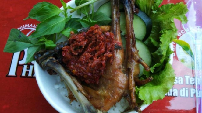 Menu Ayam Kalasan Sambal Ganja di Festival Makanan Pedazz di Semarang