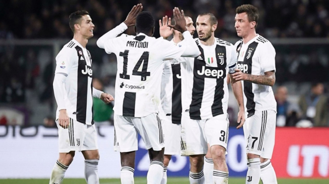 Pemain Juventus merayakan kemenangan atas Fiorentina