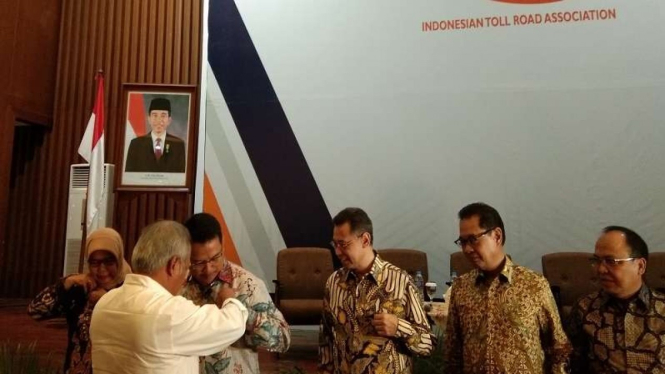 Menteri PUPR mengukuhkan pengurus baru Asosiasi Jalan Tol Indonesia (ATI)