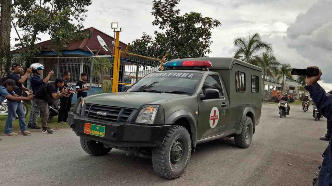 Evakuasi jenazah korban penembakan KKB Papua.