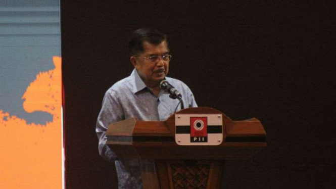 Wapres JK membuka Kongres Persatuan Insinyur Indonesia di Padang