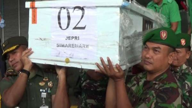 Jenazah korban KKB Papua, Jepri Simaremare, tiba di Bandara Kualanamu